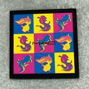 MAC- Sea of Plenty Eyeshadow Palette